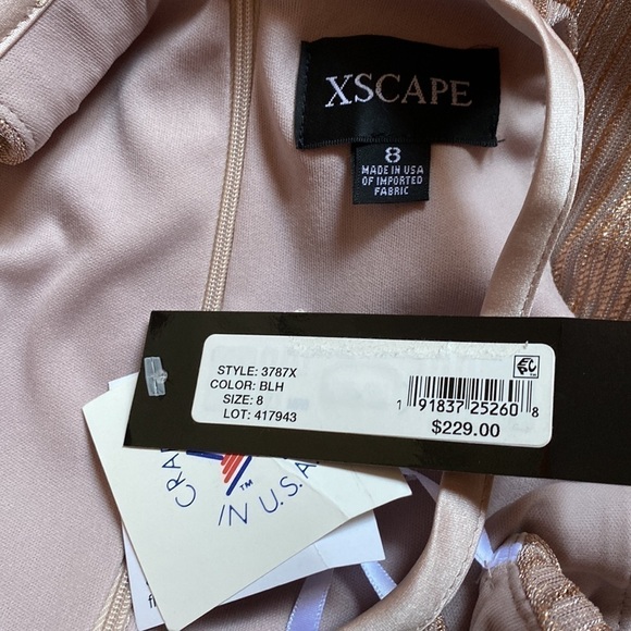 XSCAPE METALLIC Halter Neckline Fit and Flare TIERED SKIRT DRESS in Blush Size 8 - Picture 6 of 6